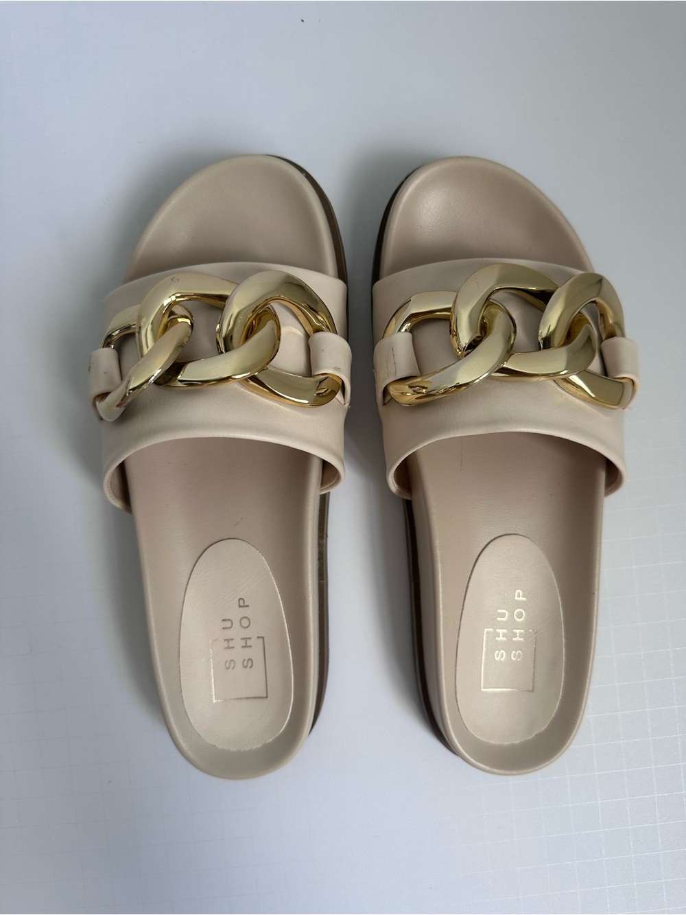 ShuShop Beige Slide Sandals with Gold Chain Trim Size 7.5